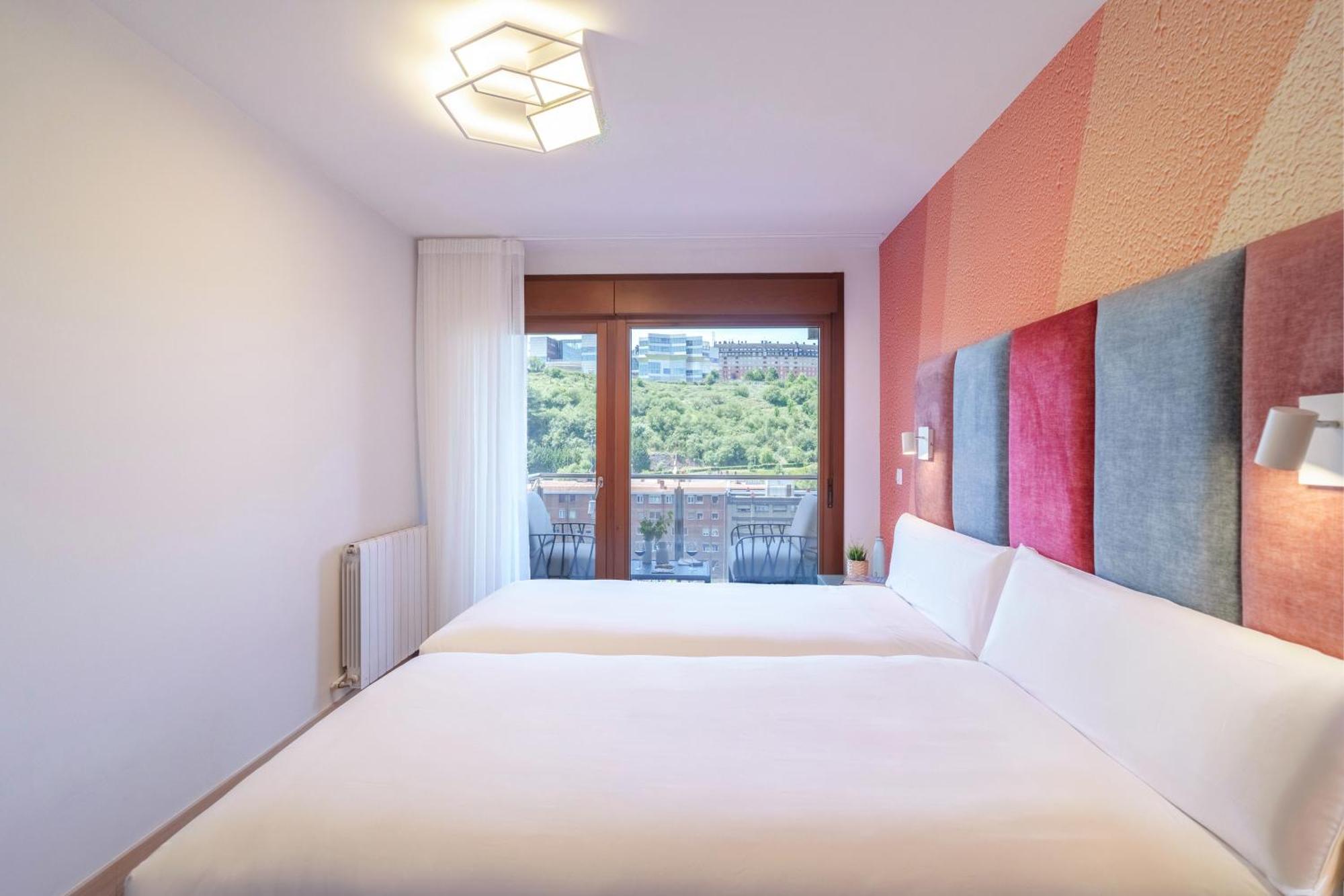 Spirit Apartamentos Atxuri Bilbao Esterno foto