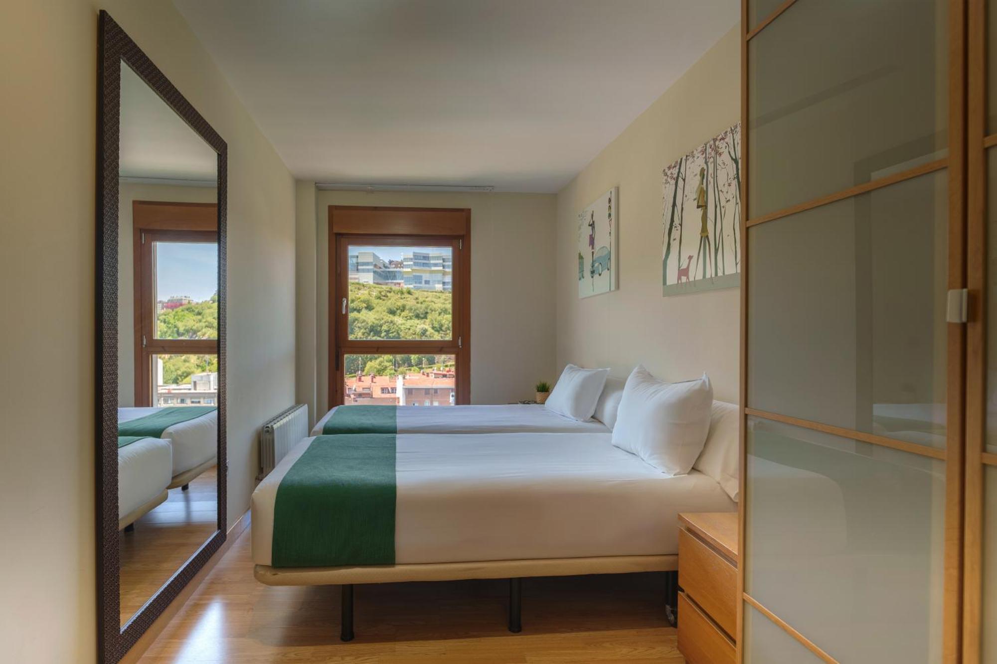 Spirit Apartamentos Atxuri Bilbao Esterno foto