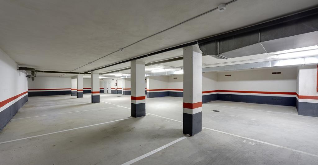 Spirit Apartamentos Atxuri Bilbao Esterno foto